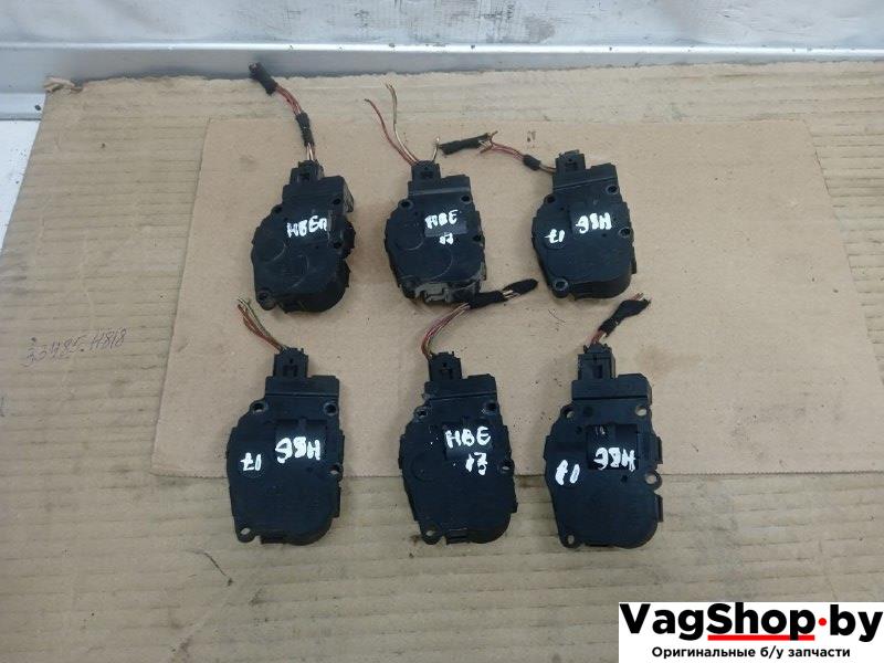 моторчик заслонки печки Audi A5 8T 2007, 3.0 л., TDi, CAP, дизель, МКПП, белый, купе, полный привод, EFB330, K9749 - фото №1
