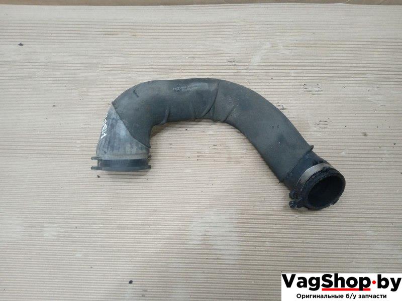 патрубок интеркулера Audi A5 8T 2007, 3.0 л., TDi, CAP, дизель, МКПП, белый, купе, полный привод, 8K0145738P - фото №1