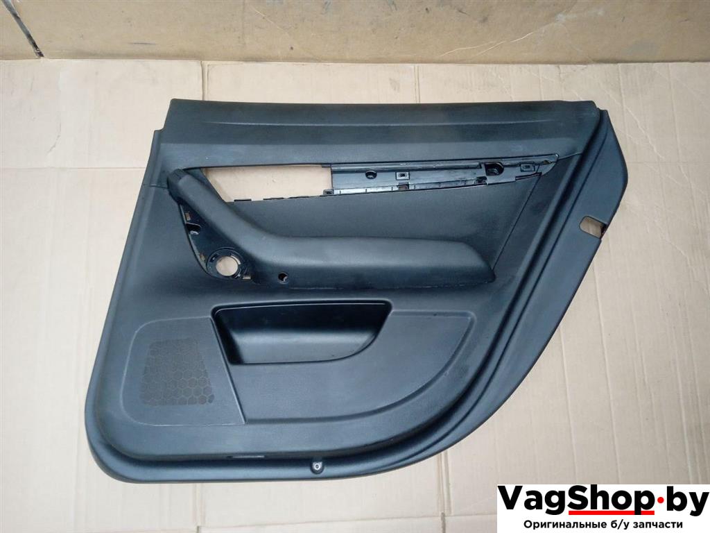 обшивка двери задняя правая Audi A6 Allroad Quattro C6/4F 2007, 3.2 л., FSI, AUK, бензин, МКПП, синий, универсал, полный привод - фото №1