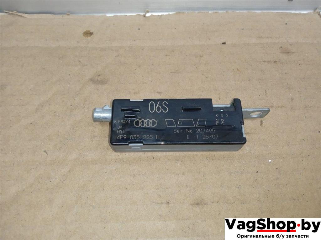 усилитель антенны Audi A6 Allroad Quattro C6/4F 2007, 3.2 л., FSI, AUK, бензин, МКПП, синий, универсал, полный привод, 4F9035225H - фото №1