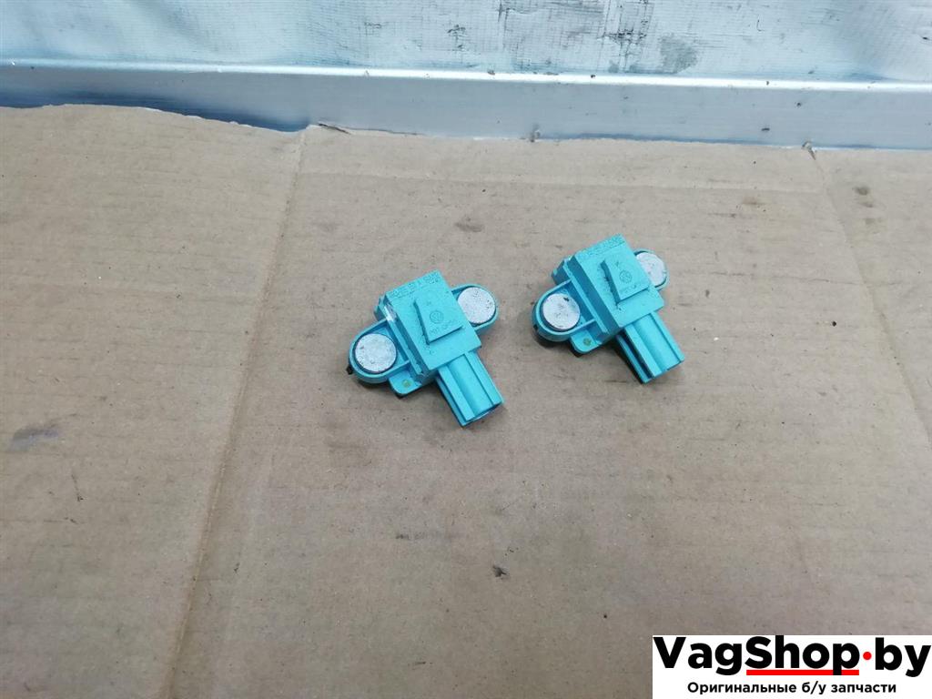 датчик удара Audi A6 Allroad Quattro C6/4F 2007, 3.2 л., FSI, AUK, бензин, МКПП, синий, универсал, полный привод, 4F0955557A - фото №1