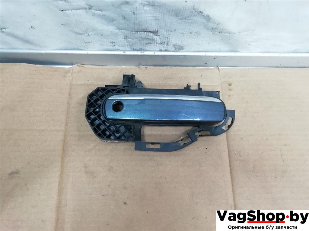 ручка наружная передняя правая Audi A6 Allroad Quattro C6/4F 2007, 3.2 л., FSI, AUK, бензин, МКПП, синий, универсал, полный привод, 4F0837886 - фото №1