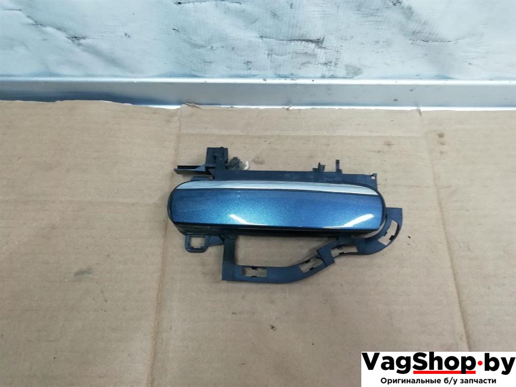 ручка наружная задняя правая Audi A6 Allroad Quattro C6/4F 2007, 3.2 л., FSI, AUK, бензин, МКПП, синий, универсал, полный привод, 4F0837886 - фото №1