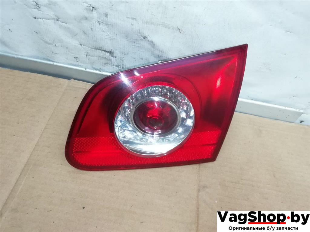 фонарь крышки багажника правый Volkswagen Passat B6 2008, 2.0 л., TDi, CBA, дизель, МКПП, серебро, универсал, передний привод, 3C9945094A - фото №1