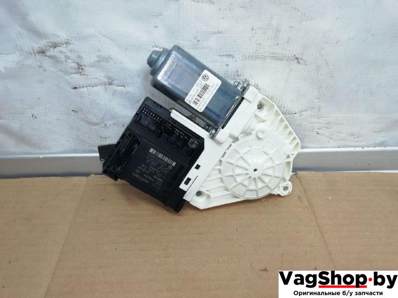 моторчик стеклоподъемника передний левый Volkswagen Passat B6 2009, 2.0 л., TDi, CBA, дизель, МКПП, голубой, седан, передний привод, 1K0959792N, 1K0959702AC - фото №1
