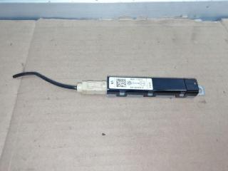 усилитель антенны Volkswagen Passat B7 2011, 2.0 л., TDi, CFF, дизель, АКПП, синий, универсал, передний привод, 3AF035552A