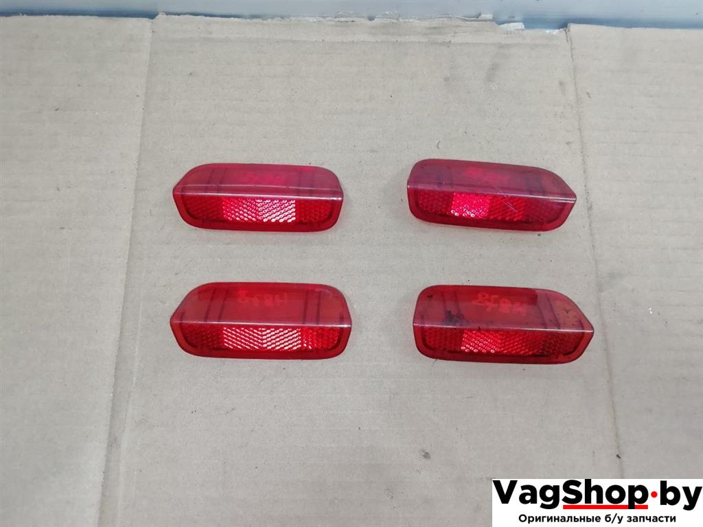 катафот Volkswagen Passat B7 2011, 2.0 л., TDi, CFF, дизель, АКПП, синий, универсал, передний привод, 1K0947419A - фото №1