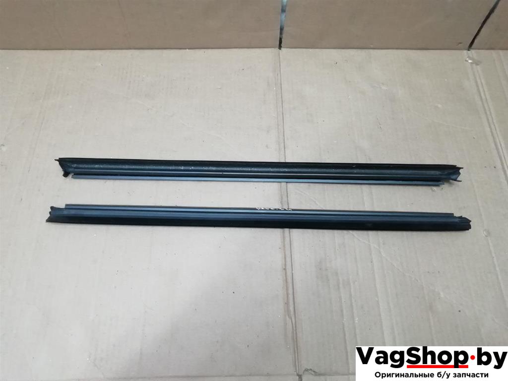 уплотнитель Volkswagen Passat B7 2011, 2.0 л., TDi, CFF, дизель, АКПП, синий, универсал, передний привод, 3AF839471A, 3AF839472A - фото №1