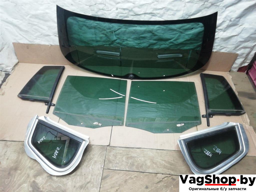 комплект задних стекол Volkswagen Tiguan 1 поколение 2010, 2.0 л., TDi, CFG, дизель, МКПП, серебро, внедорожник 5 дв., полный привод - фото №1