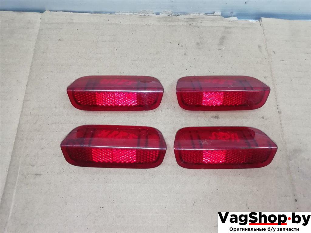 катафот Volkswagen Tiguan 1 поколение 2010, 2.0 л., TDi, CFG, дизель, МКПП, серебро, внедорожник 5 дв., полный привод, 1K0947419B - фото №1