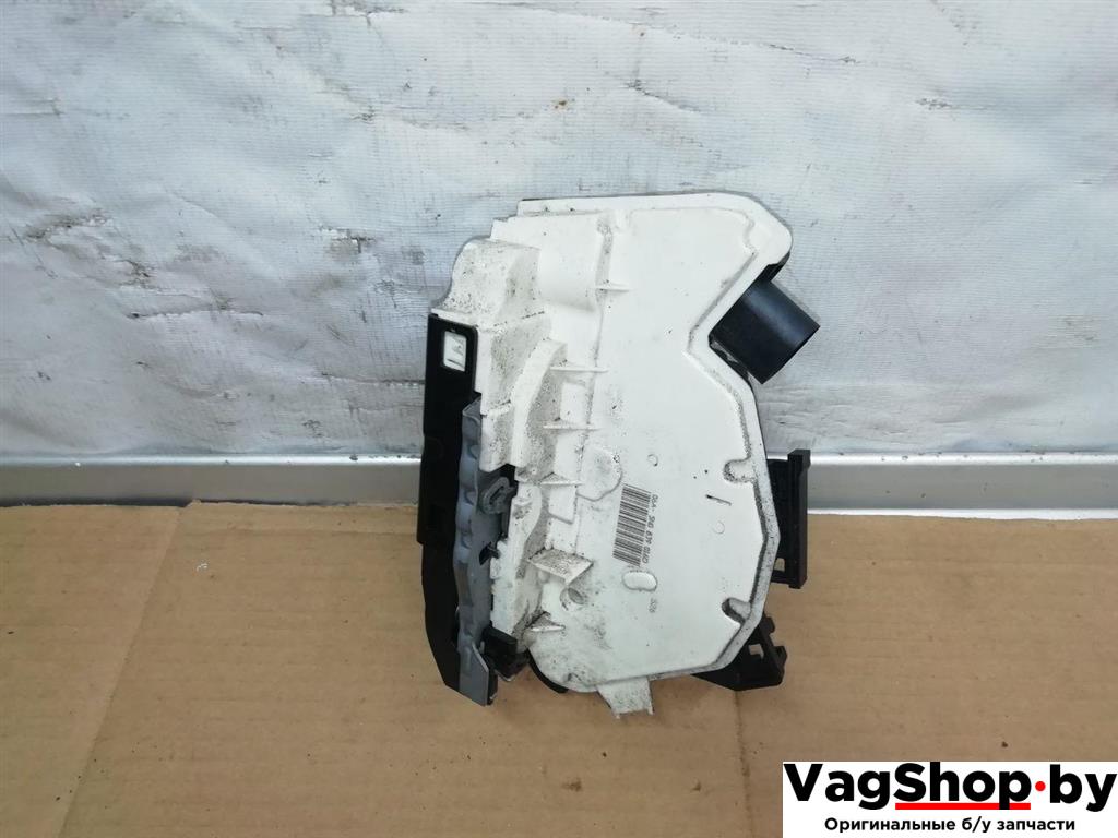 замок двери задней правой Volkswagen Tiguan 1 поколение 2010, 2.0 л., TDi, CFG, дизель, МКПП, серебро, внедорожник 5 дв., полный привод, 5N0839016D - фото №1