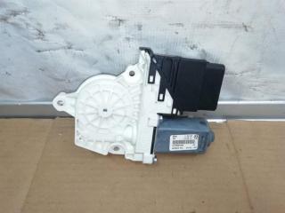 моторчик стеклоподъемника задний правый Volkswagen Tiguan 1 поколение 2010, 2.0 л., TDi, CFG, дизель, МКПП, серебро, внедорожник 5 дв., полный привод, 5K0959795, 5N0959704D