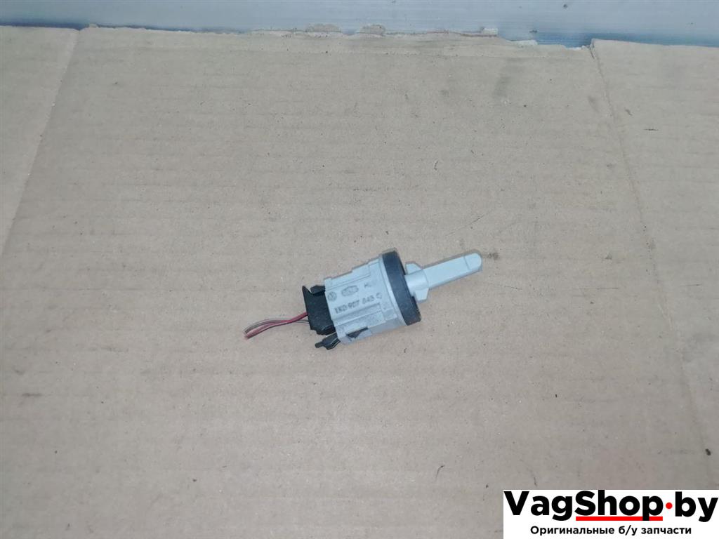 датчик температуры Volkswagen Tiguan 1 поколение 2010, 2.0 л., TDi, CFG, дизель, МКПП, серебро, внедорожник 5 дв., полный привод, 1K0907543G - фото №1