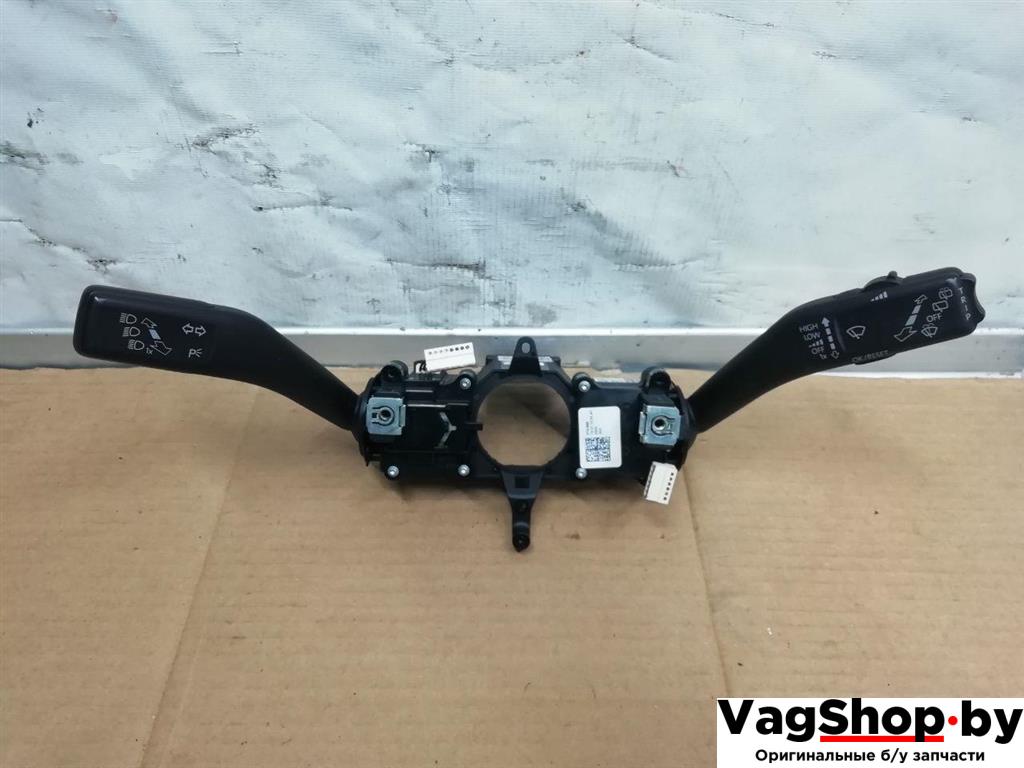 переключатель подрулевой (стрекоза) Volkswagen Tiguan 1 поколение 2010, 2.0 л., TDi, CFG, дизель, МКПП, серебро, внедорожник 5 дв., полный привод, 5K0959521BJ, 5K0959502L - фото №1