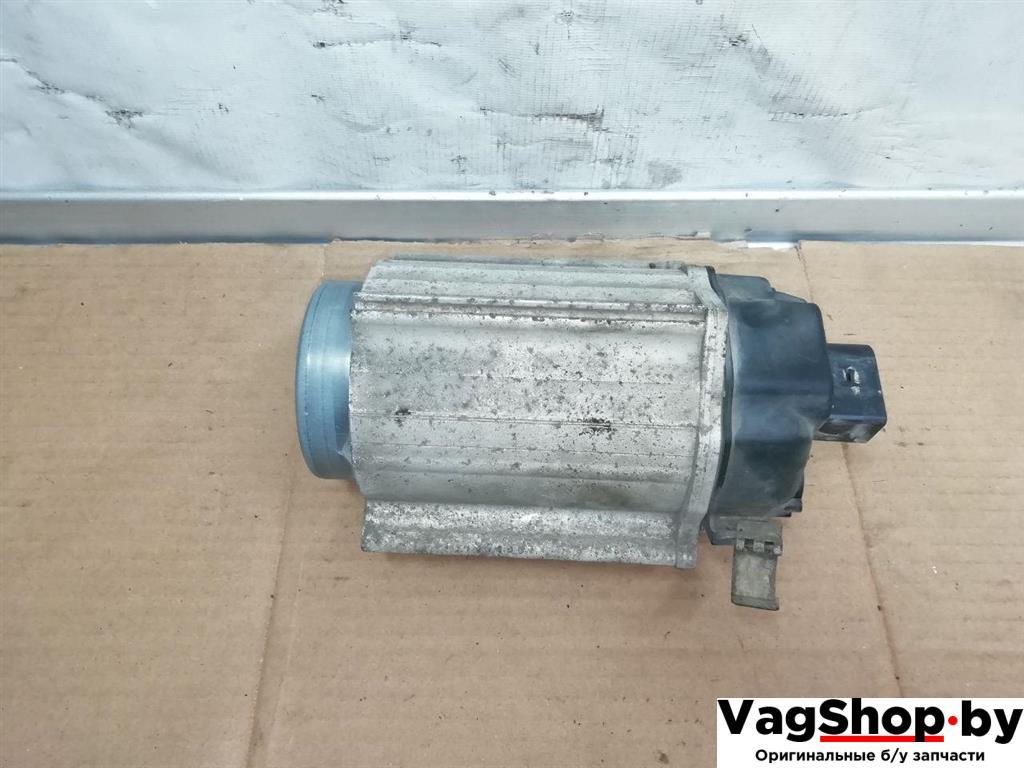 серводвигатель (моторчик) рулевой рейки Volkswagen Passat B7 2011, 2.0 л., TDi, CFF, дизель, АКПП, синий, универсал, передний привод, 1K0909144M - фото №1