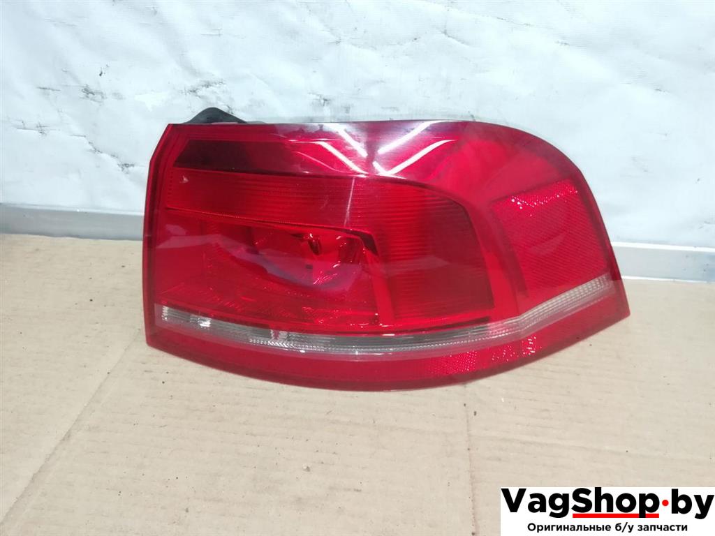 фонарь задний правый Volkswagen Passat B7 2011, 2.0 л., TDi, CFF, дизель, АКПП, синий, универсал, передний привод, 3AF945096C - фото №1
