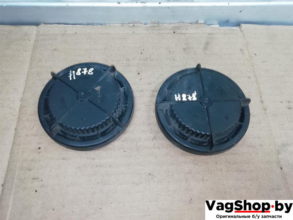 Крышка (заглушка) задняя фары Volkswagen Passat B7 2011, 2.0 л., TDi, CFF, дизель, АКПП, синий, универсал, передний привод, 89502908 - фото №1