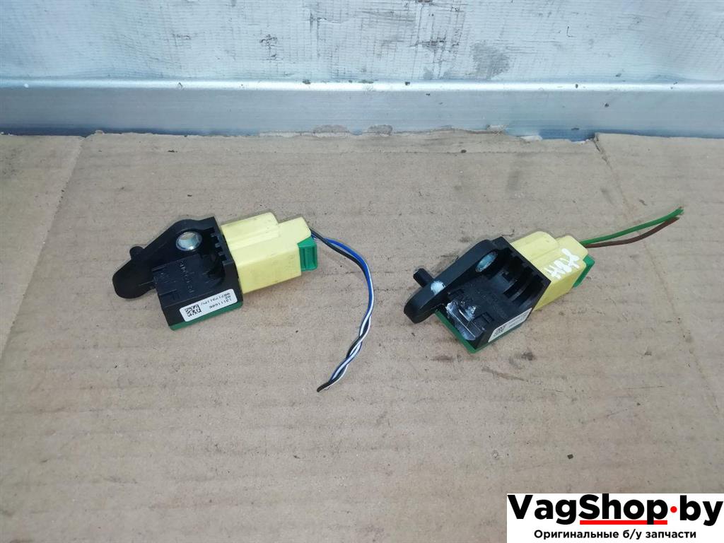 датчик удара Volkswagen Passat B7 2011, 2.0 л., TDi, CFF, дизель, АКПП, синий, универсал, передний привод, 5N0959351B - фото №1