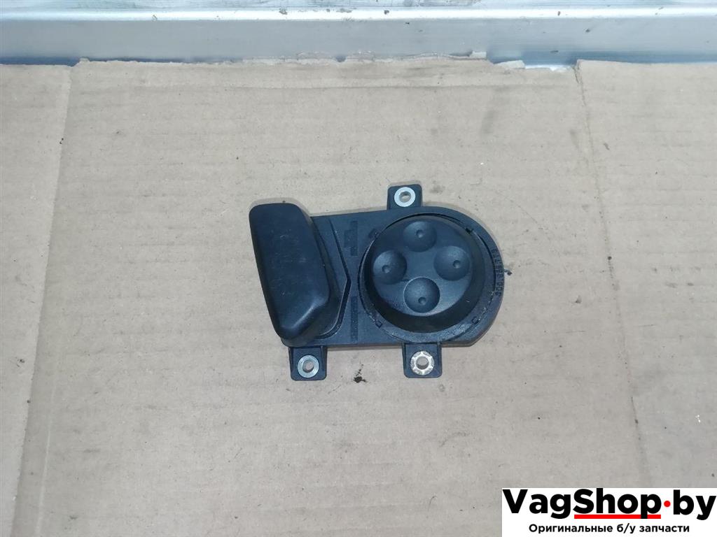 блок управления сиденьем Volkswagen Passat B7 2011, 2.0 л., TDi, CFF, дизель, АКПП, синий, универсал, передний привод, 3C0959778 - фото №1