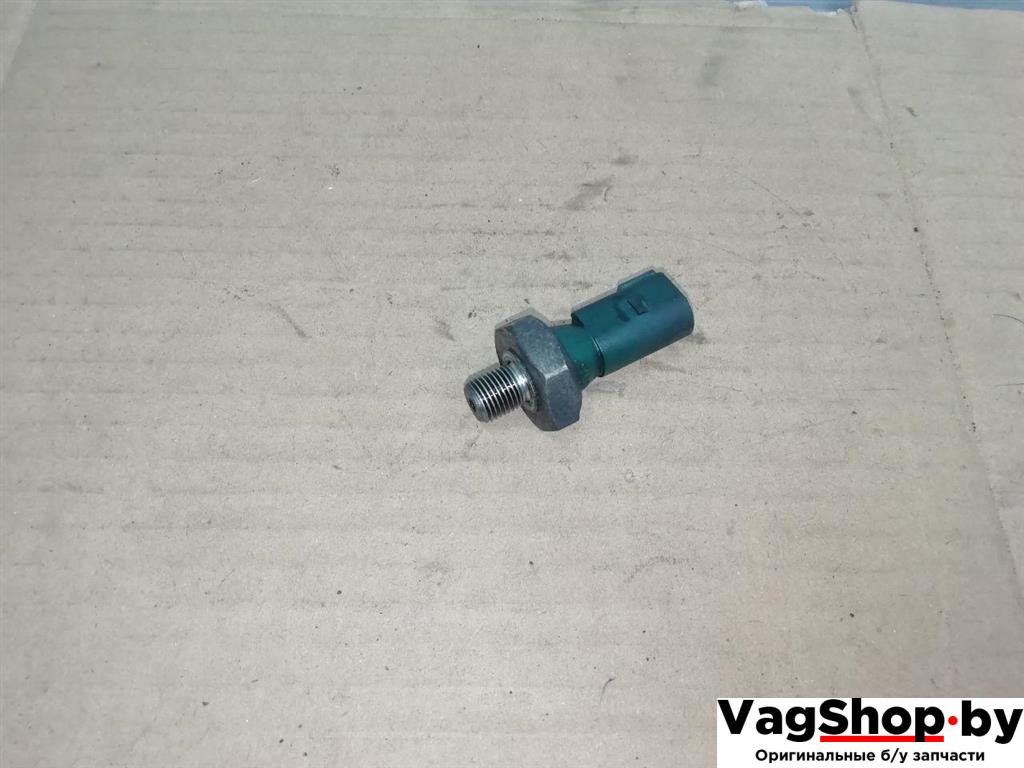 датчик давления масла Volkswagen Passat B7 2011, 2.0 л., TDi, CFF, дизель, АКПП, синий, универсал, передний привод, 036919081C - фото №1
