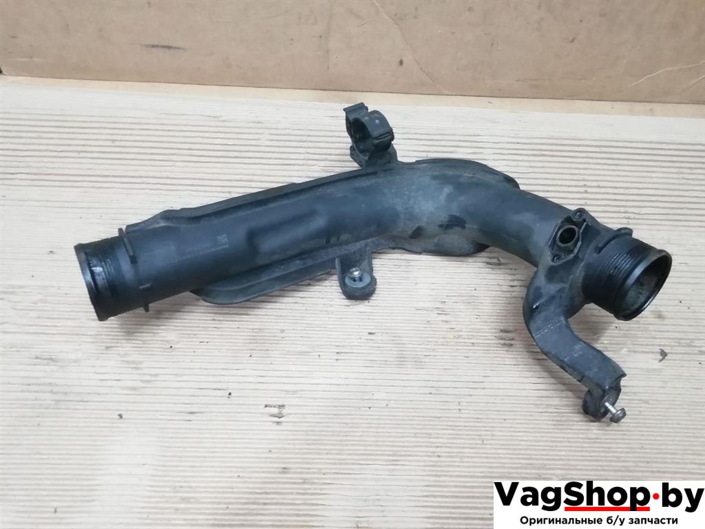патрубок интеркулера Volkswagen Passat B7 2011, 2.0 л., TDi, CFF, дизель, АКПП, синий, универсал, передний привод, 1K0145770AE - фото №1