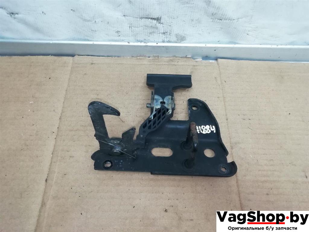 захватный крюк капота Audi A6 4F/C6 2007, 3.0 л., TDi, ASB, дизель, АКПП, голубой, универсал, полный привод, 4F0823480B - фото №1