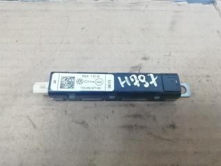 усилитель антенны Volkswagen Touran 2 2013, 2.0 л., TDi, CFH, дизель, МКПП, синий, минивэн, передний привод, 1T0035577AC