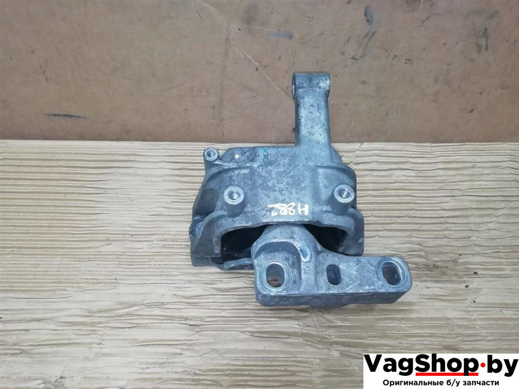 подушка крепления двигателя Volkswagen Tiguan 1 поколение 2010, 2.0 л., TDi, CFG, дизель, МКПП, серебро, внедорожник 5 дв., полный привод, 5N0199262F - фото №1