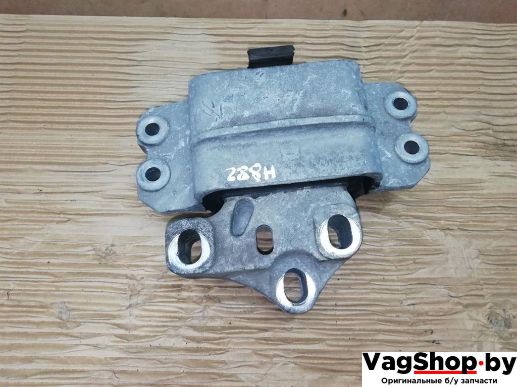 подушка крепления КПП Volkswagen Tiguan 1 поколение 2010, 2.0 л., TDi, CFG, дизель, МКПП, серебро, внедорожник 5 дв., полный привод, 5N0199555 - фото №1