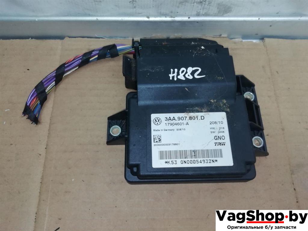 блок управления ручником Volkswagen Tiguan 1 поколение 2010, 2.0 л., TDi, CFG, дизель, МКПП, серебро, внедорожник 5 дв., полный привод, 3AA907801D - фото №1