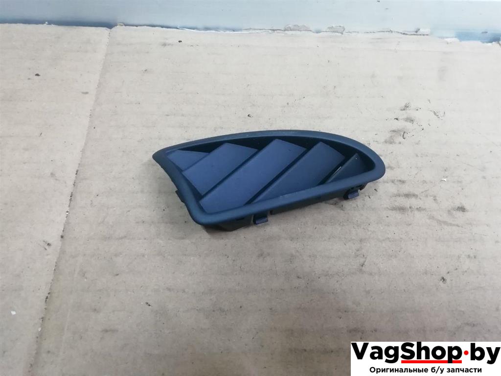 дефлектор обдува салона Volkswagen Tiguan 1 поколение 2010, 2.0 л., TDi, CFG, дизель, МКПП, серебро, внедорожник 5 дв., полный привод, 5N0819705B - фото №1