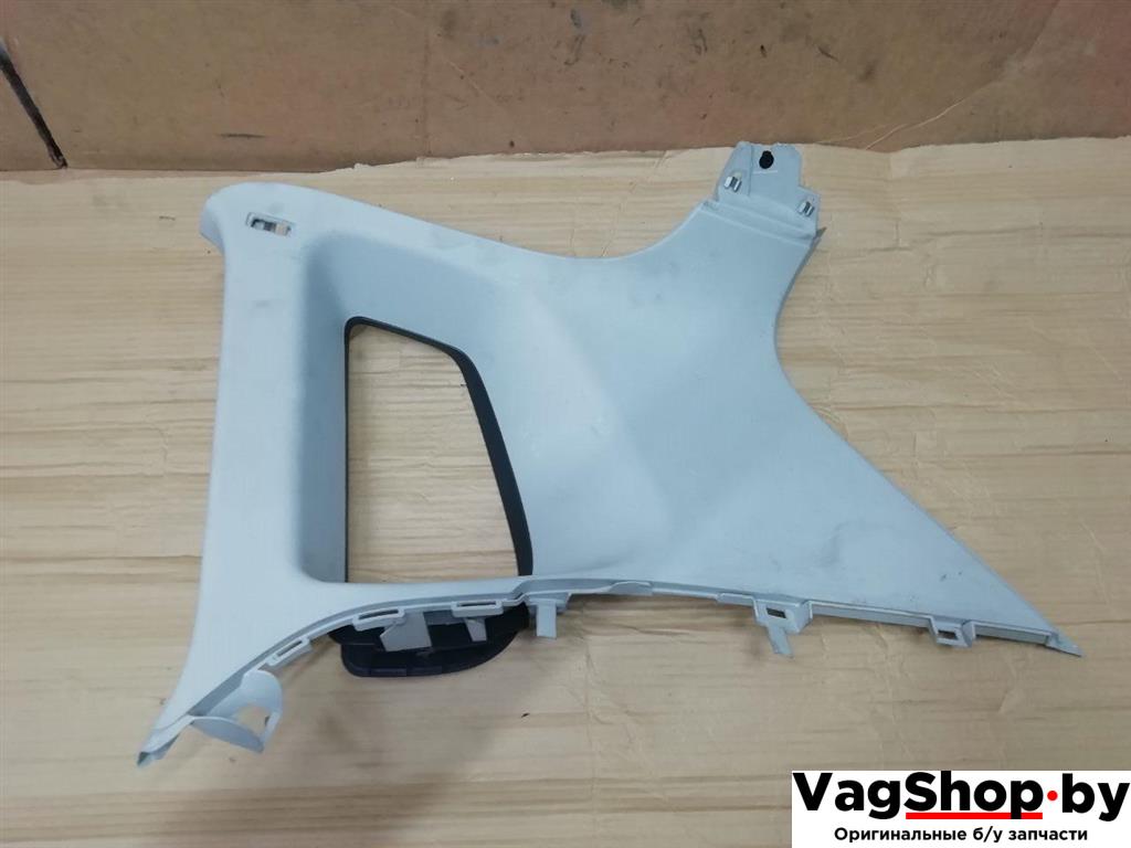 обшивка стойки задней правой Volkswagen Tiguan 1 поколение 2010, 2.0 л., TDi, CFG, дизель, МКПП, серебро, внедорожник 5 дв., полный привод, 5N0867288B - фото №1
