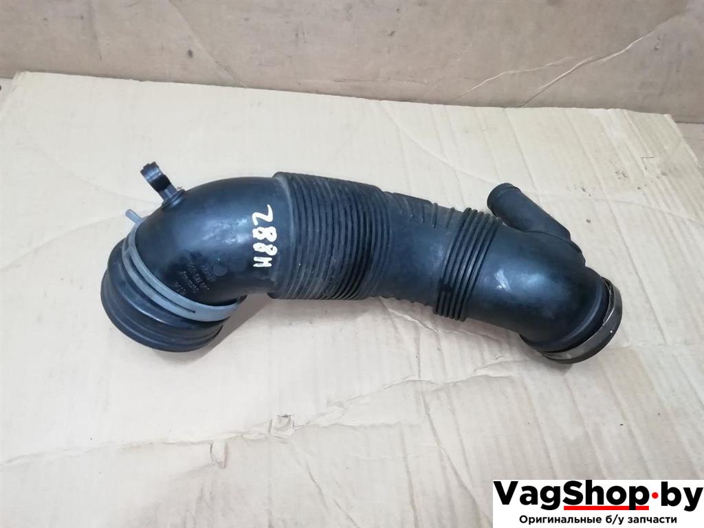 патрубок воздушного фильтра Volkswagen Tiguan 1 поколение 2010, 2.0 л., TDi, CFG, дизель, МКПП, серебро, внедорожник 5 дв., полный привод, 5N0129656 - фото №1