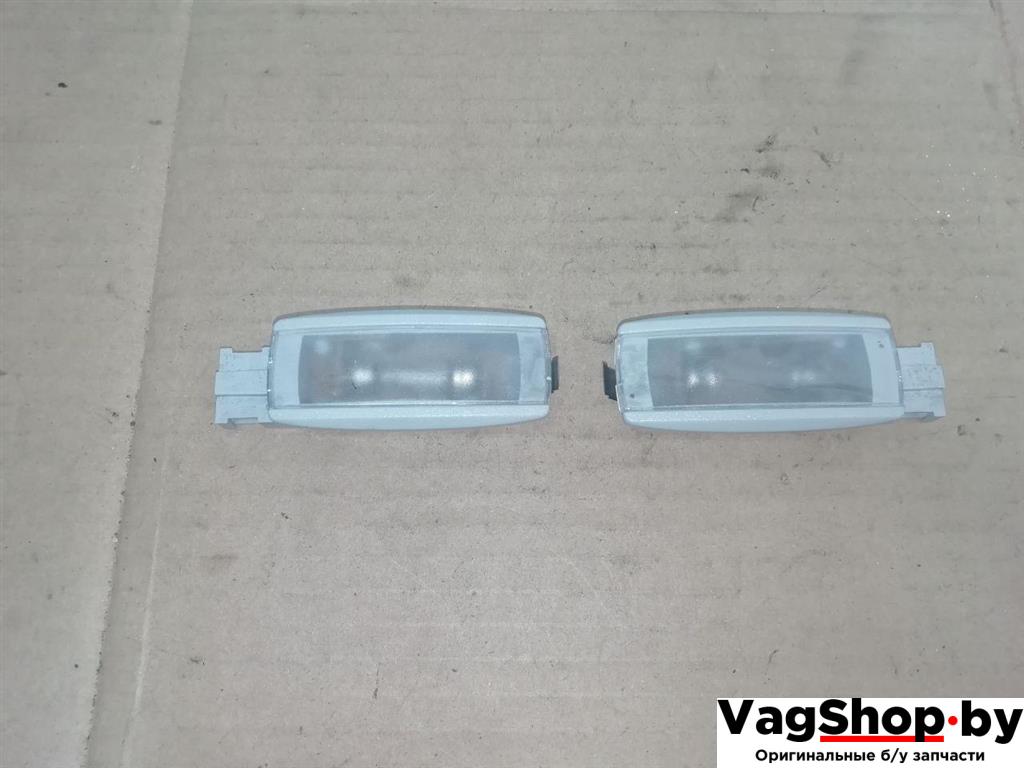 фонарь салона (плафон) Volkswagen Touran 2 2013, 1.6 л., TDi, CAY, дизель, МКПП, черный, минивэн, передний привод, 1K0947109 - фото №1