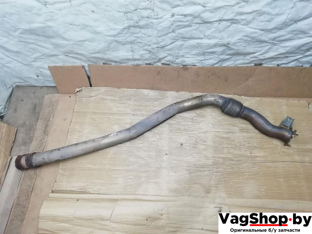 труба приемная глушителя Audi A4 B8/8K 2010, 2.7 л., TDi, CGK, дизель, МКПП, белый, седан, передний привод - фото №1