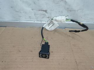 разъем AUX / USB Volkswagen Passat B6 2009, 2.0 л., TDi, CBA, дизель, МКПП, голубой, седан, передний привод, 5M0035724