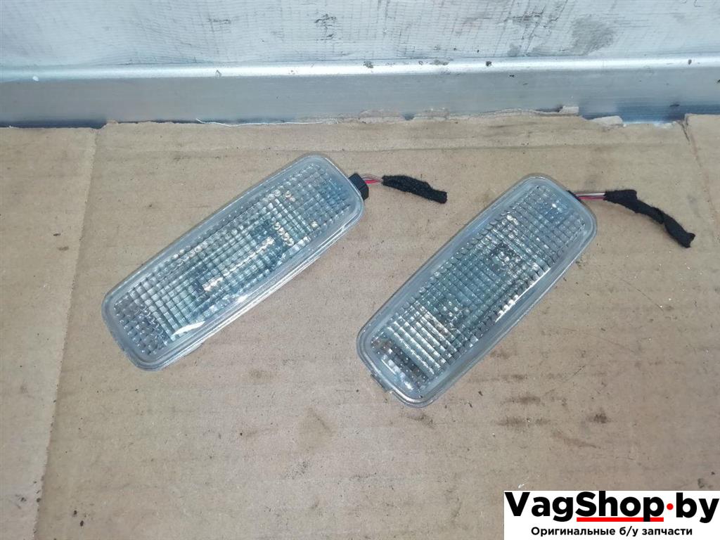 фонарь салона (плафон) Audi A6 Allroad Quattro C6/4F 2007, 3.2 л., FSI, AUK, бензин, МКПП, синий, универсал, полный привод, 4E0947105 - фото №1