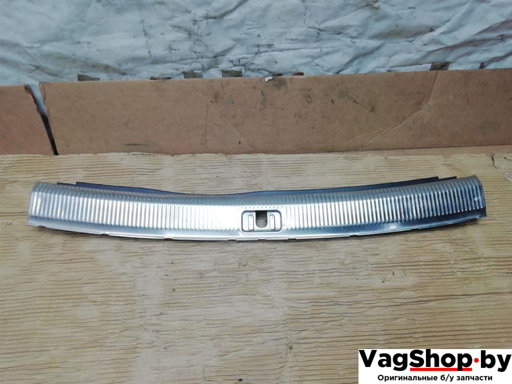 накладка внутренняя на заднюю панель кузова Audi A6 Allroad Quattro C6/4F 2007, 3.2 л., FSI, AUK, бензин, МКПП, синий, универсал, полный привод, 4F9864483 - фото №1