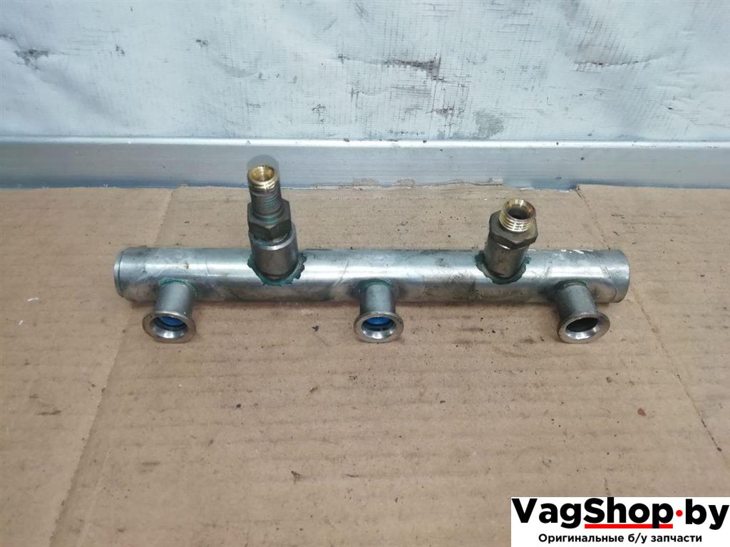 топливная рампа Audi A6 Allroad Quattro C6/4F 2007, 3.2 л., FSI, AUK, бензин, МКПП, синий, универсал, полный привод, 06E130090C - фото №1