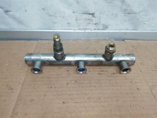 топливная рампа Audi A6 Allroad Quattro C6/4F 2007, 3.2 л., FSI, AUK, бензин, МКПП, синий, универсал, полный привод, 06E130090C