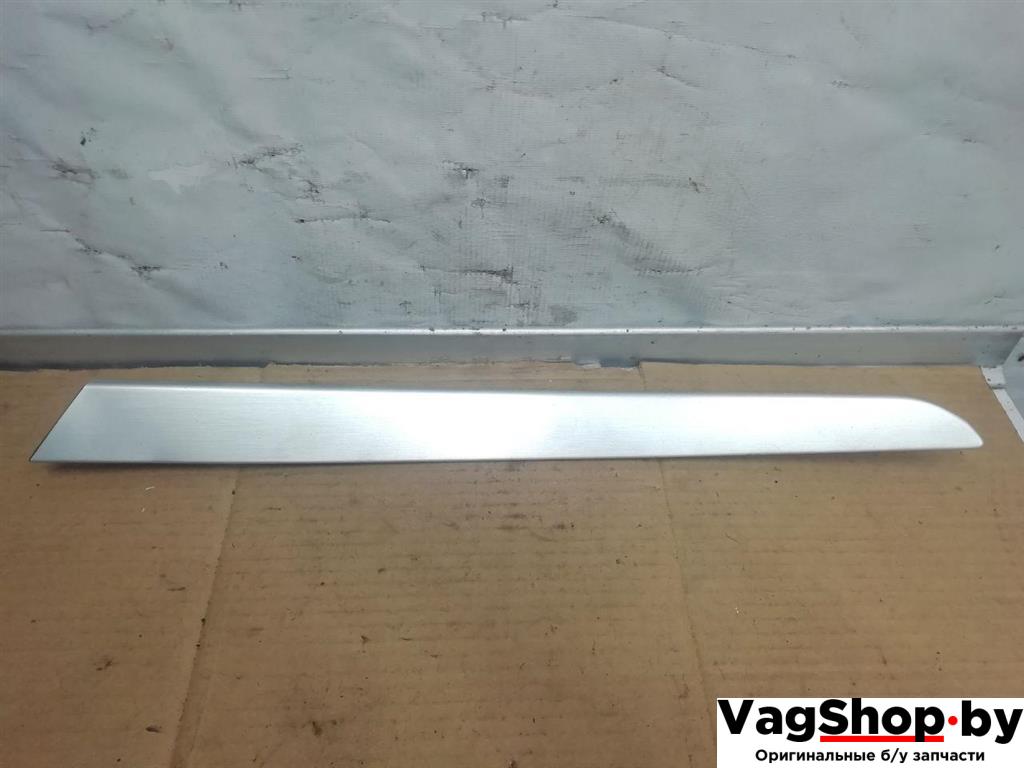 накладка двери (крышки) багажника Audi A6 4F/C6 2007, 3.0 л., TDi, ASB, дизель, АКПП, голубой, универсал, полный привод, 4F0867409 - фото №1