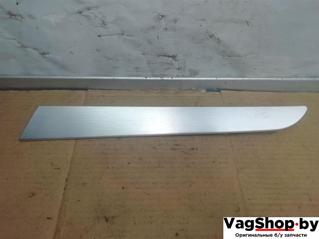 накладка двери (крышки) багажника Audi A6 4F/C6 2007, 3.0 л., TDi, ASB, дизель, АКПП, голубой, универсал, полный привод, 4F0867420 - фото №1