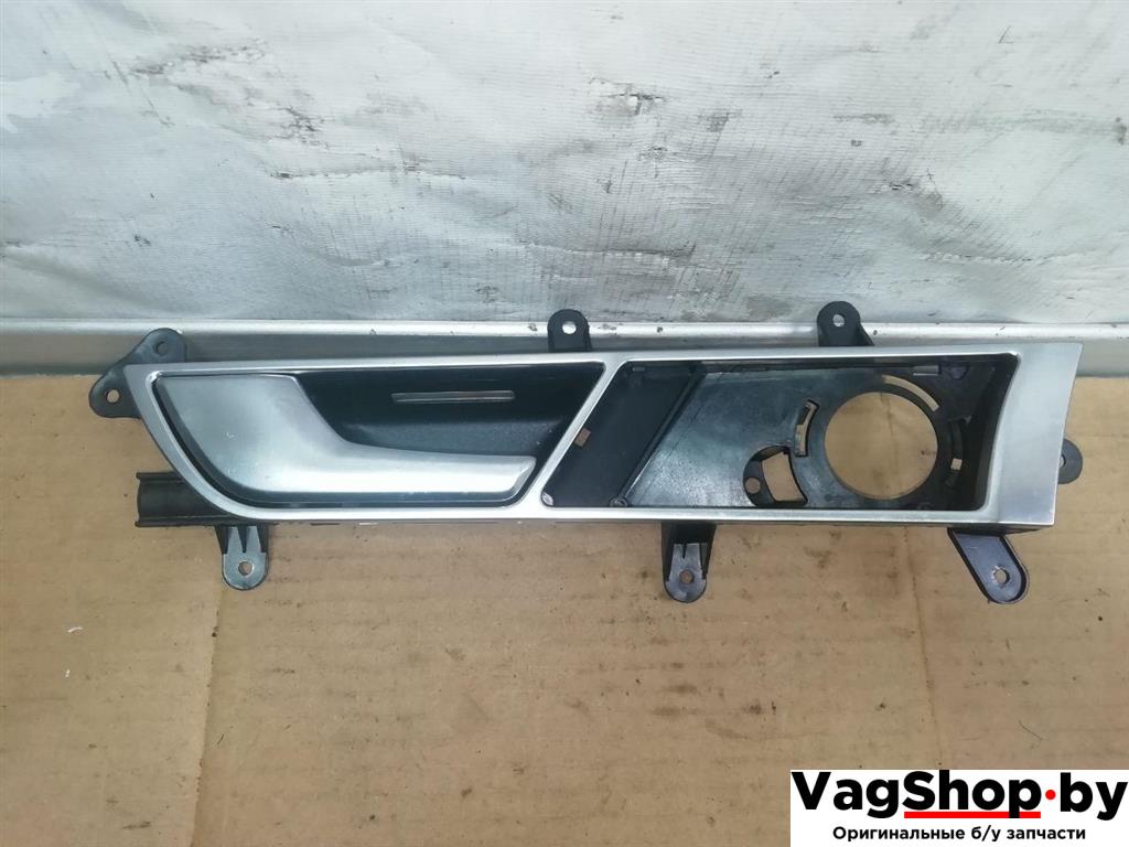 ручка внутренняя передняя левая Audi A6 4F/C6 2007, 3.0 л., TDi, ASB, дизель, АКПП, голубой, универсал, полный привод, 4F0837019B - фото №1