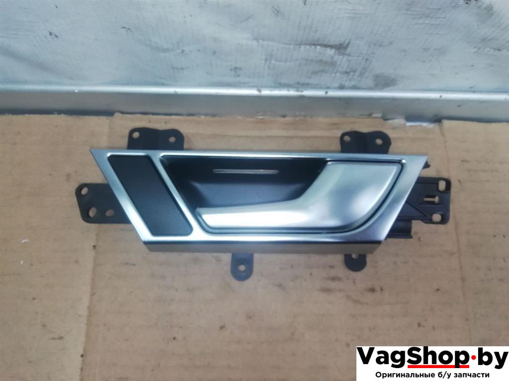ручка внутренняя задняя правая Audi A6 4F/C6 2007, 3.0 л., TDi, ASB, дизель, АКПП, голубой, универсал, полный привод, 4F0839020F - фото №1