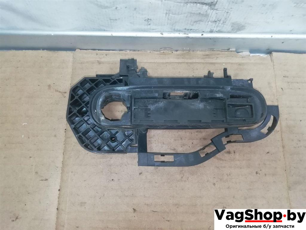 ручка наружная передняя правая Audi A6 4F/C6 2007, 3.0 л., TDi, ASB, дизель, АКПП, голубой, универсал, полный привод, 4F0837886 - фото №1