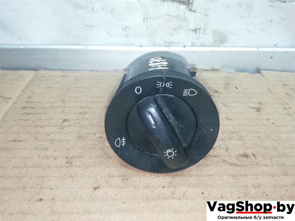 переключатель света Volkswagen Passat B6 2008, 2.0 л., TDi, CBA, дизель, МКПП, серебро, универсал, передний привод, 1K0941431AH - фото №1