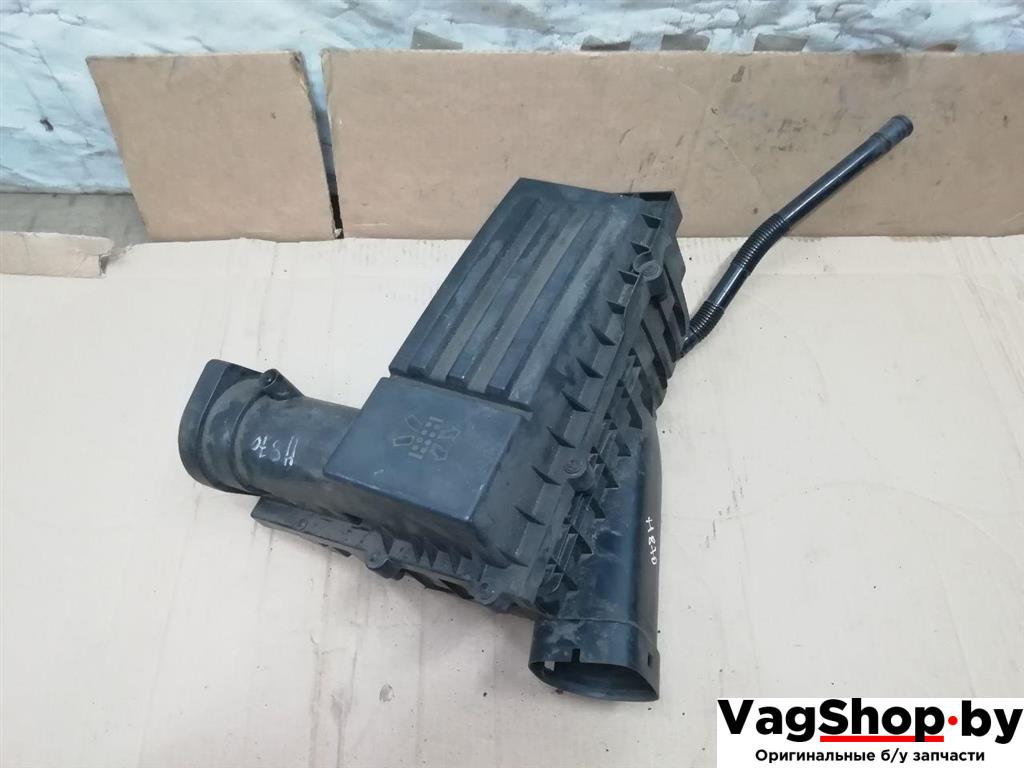 корпус воздушного фильтра Volkswagen Passat B6 2008, 2.0 л., TDi, CBA, дизель, МКПП, серебро, универсал, передний привод, 3C0129607AS, 3C0129601BH - фото №1