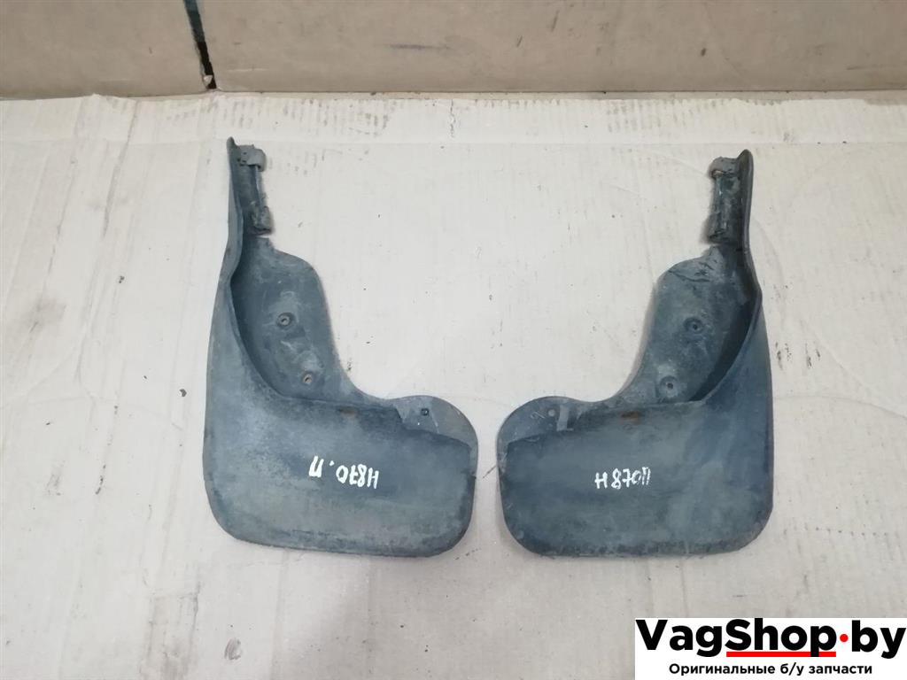 брызговик Volkswagen Passat B6 2008, 2.0 л., TDi, CBA, дизель, МКПП, серебро, универсал, передний привод, 3C0075111 - фото №1