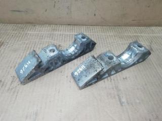 крепление стабилизатора / втулки стабилизатора Volkswagen Touareg 1 поколение [рестайлинг] 2009, 3.0 л., TDi, BKS, дизель, АКПП, серый, внедорожник 5 дв., полный привод, 7L0411063B