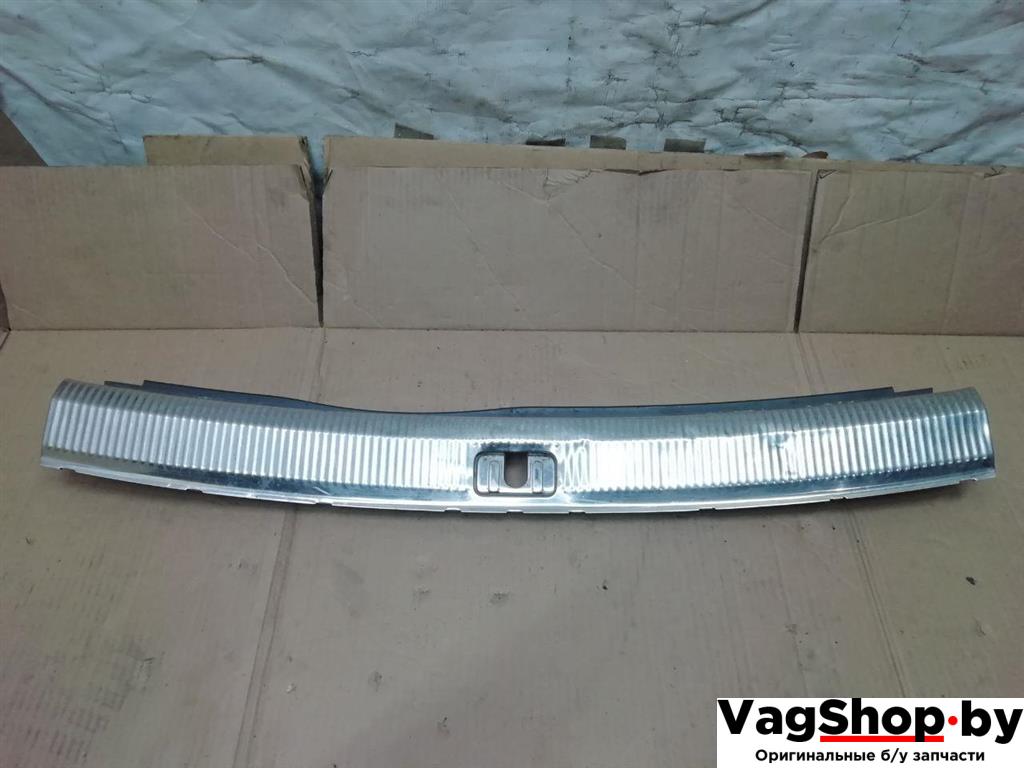 накладка внутренняя на заднюю панель кузова Audi A6 4F/C6 2007, 3.0 л., TDi, ASB, дизель, АКПП, голубой, универсал, полный привод, 4F9864483 - фото №1